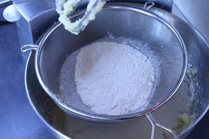 Setacciare farina 300x200